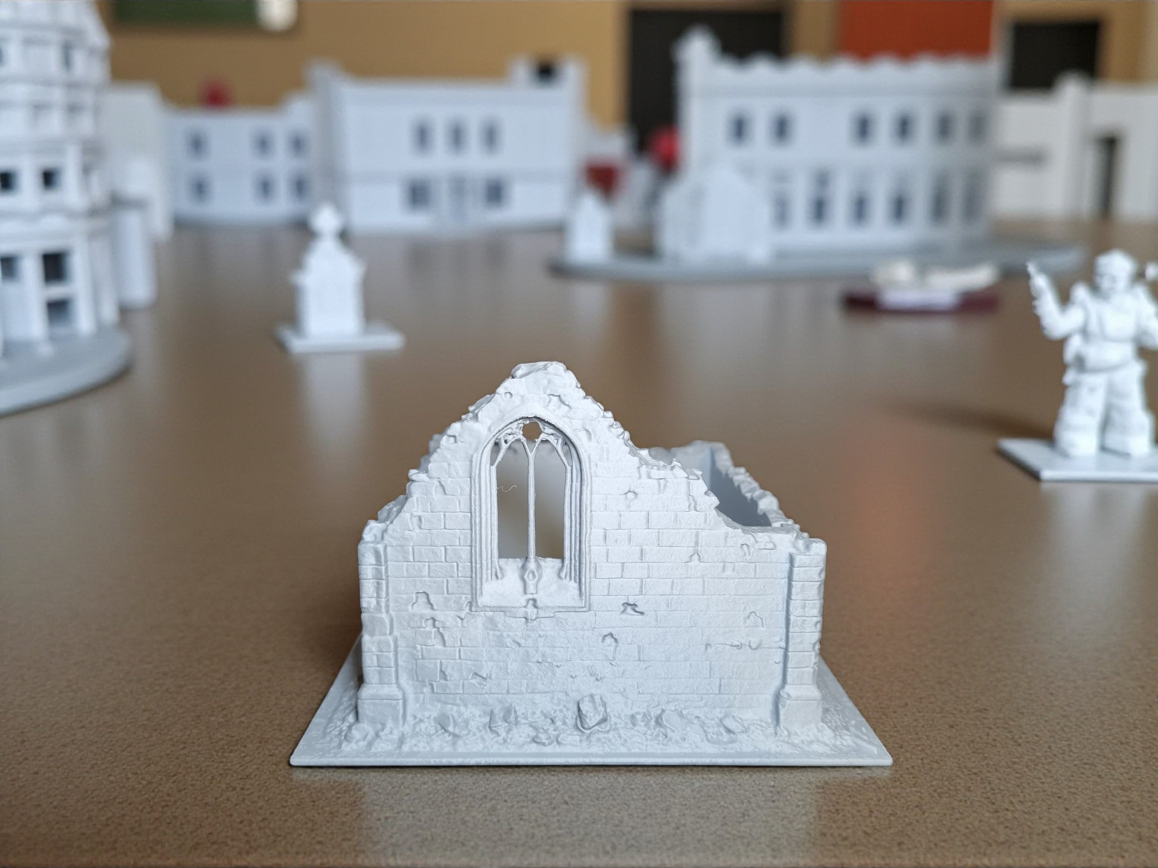 Ruine de Chapelle – Décor de table 28–32 mm