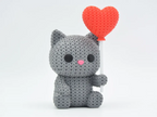 Figurine chat mignon avec ballon cœur effet tricoté imprimée en 3D, vue 2