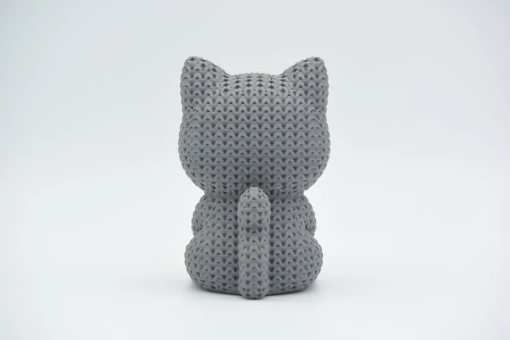 Figurine chat mignon avec cœur effet tricoté imprimée en 3D, vue 2