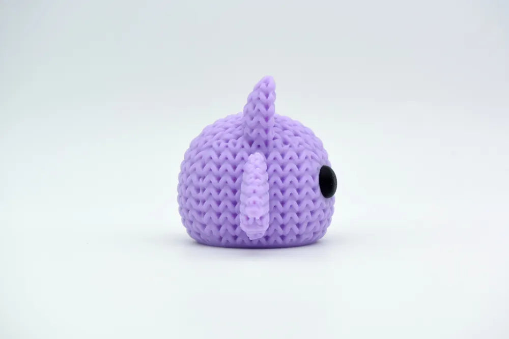 Chauve-souris mignonne violette effet tricoté gros plan, figurine Halloween imprimée en 3D - Tresor3D