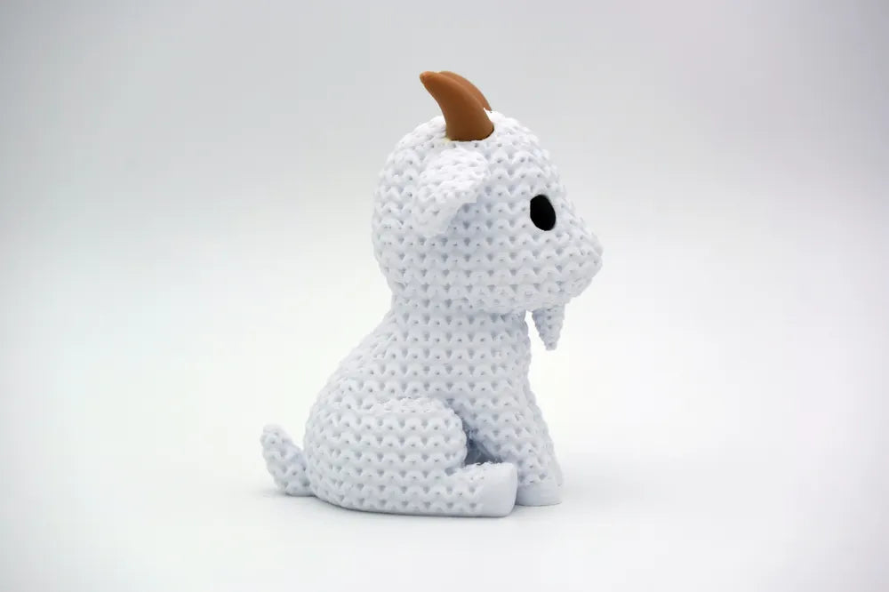Chèvre mignonne blanche effet tricoté vue de face, figurine imprimée en 3D - Tresor3D