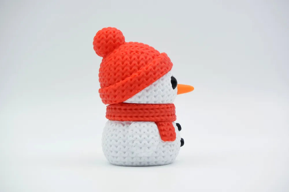 Figurine bonhomme de neige de noël kawaii effet tricoté, vue arrière