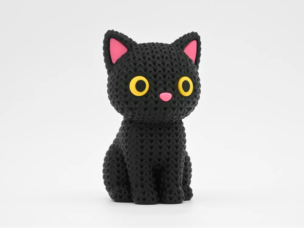 Figurine chat noir d'halloween kawaii effet tricoté, vue de face