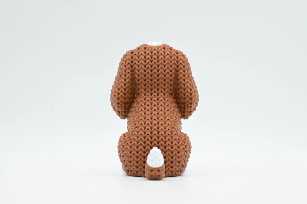 Figurine chien cavalier king charles kawaii effet tricoté, vue de profil