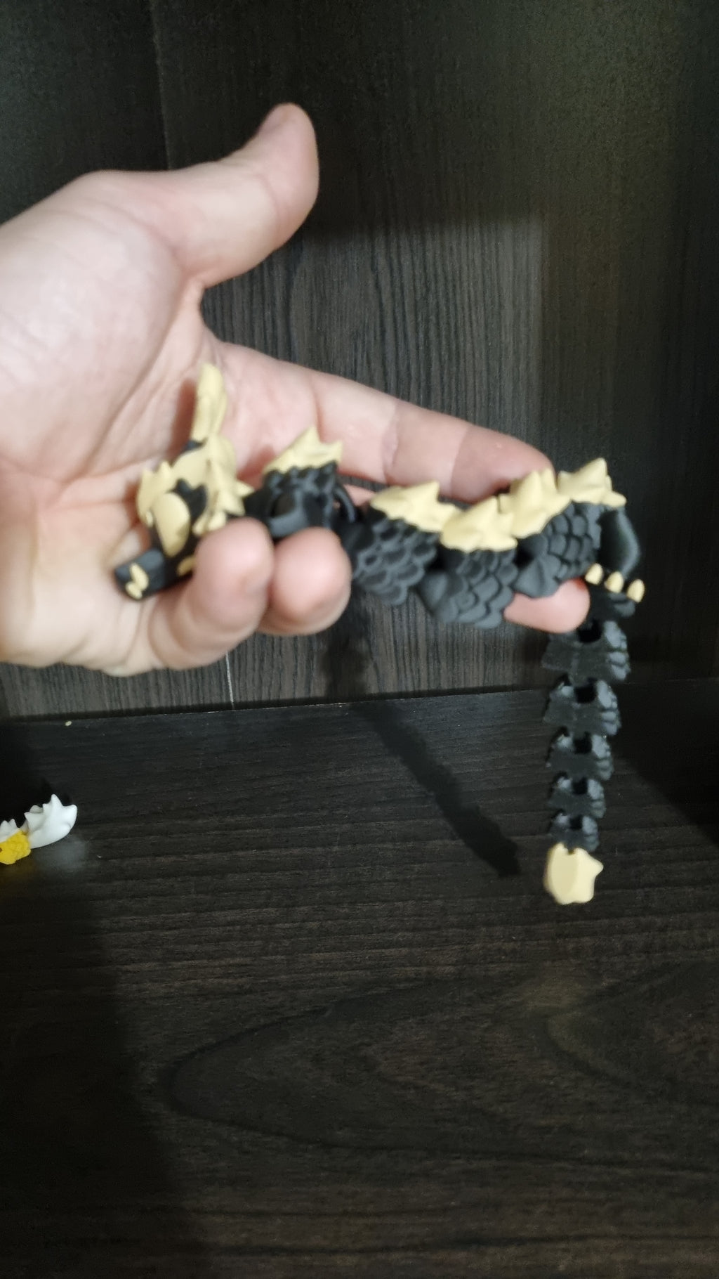 Dragon articulé tenu en main, maillons souples imprimés en 3D, Tresor3D