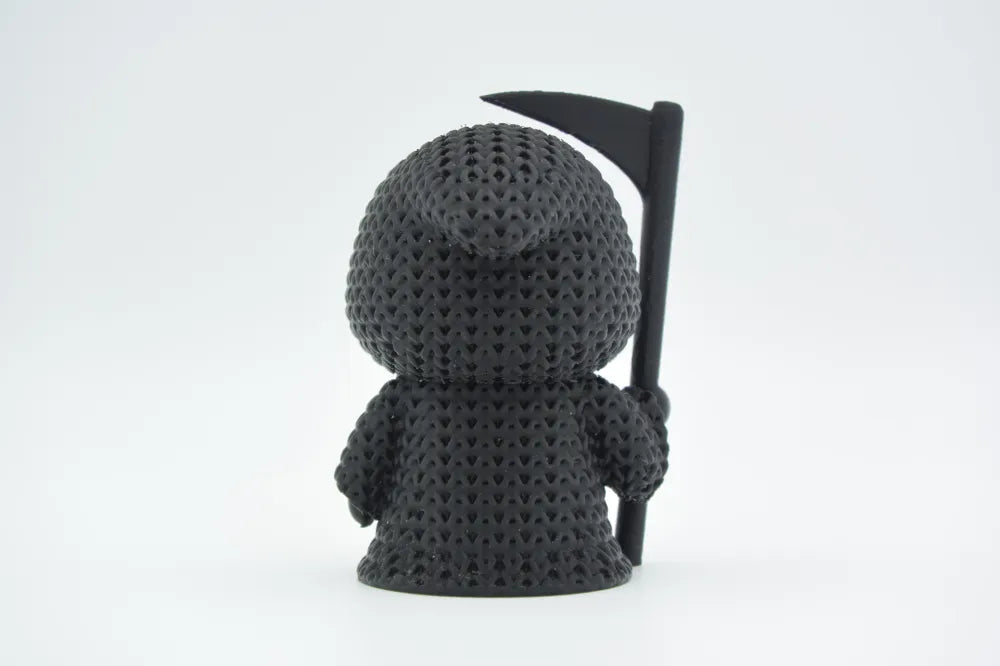 Figurine faucheuse d'halloween kawaii effet tricoté, vue de profil