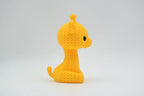 Figurine girafe kawaii effet tricoté, vue de profil