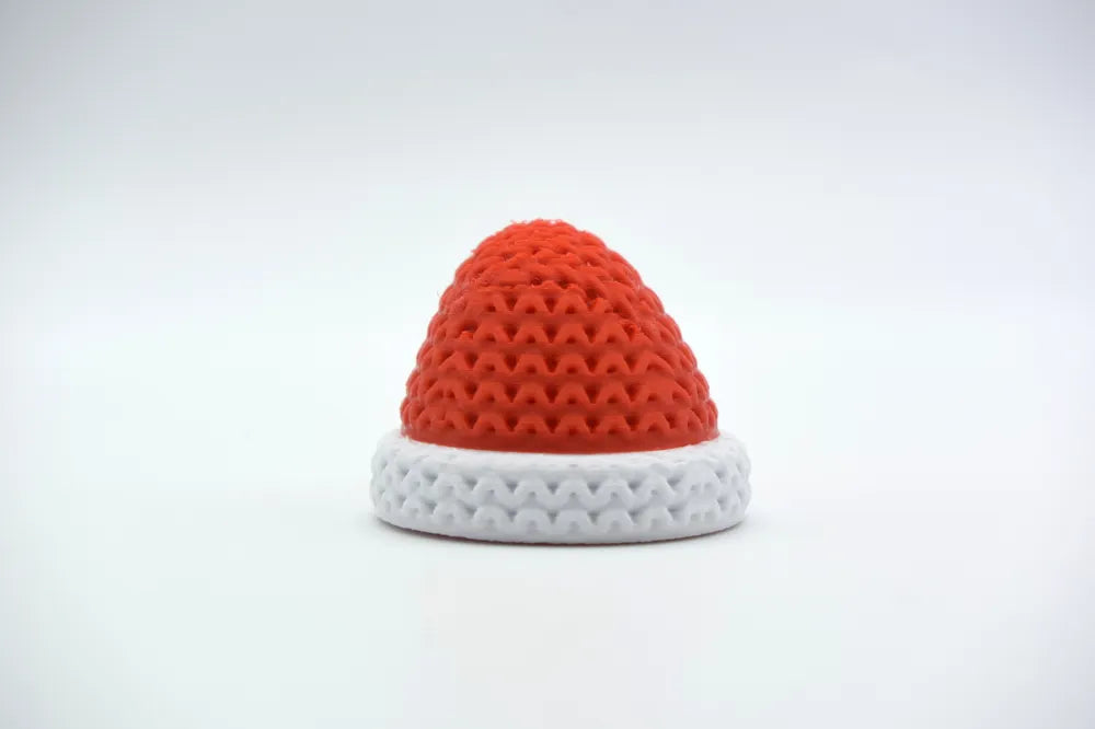 Figurine mini bonnet de noël kawaii effet tricoté, vue de face