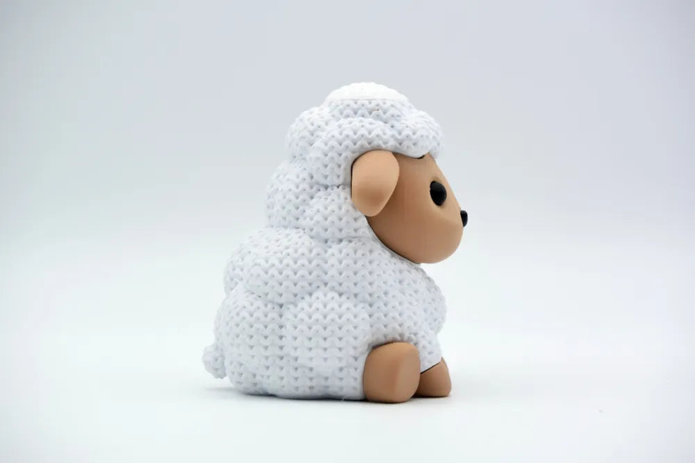 Figurine mouton kawaii effet tricoté, vue de face