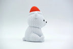 Figurine ours polaire avec bonnet de noël kawaii effet tricoté, vue de profil