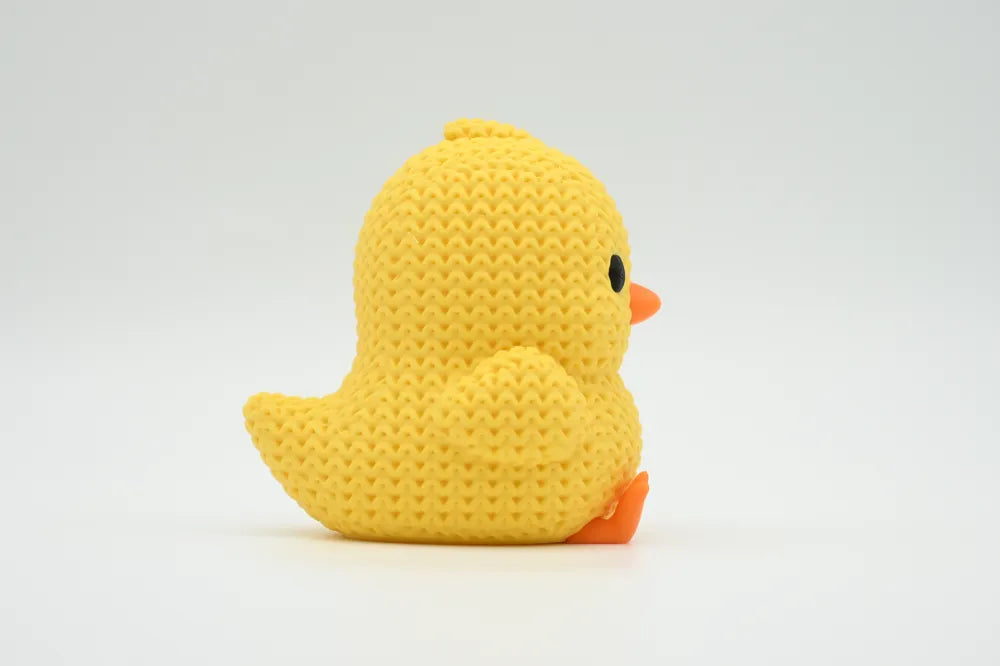 Figurine poussin kawaii effet tricoté, vue de face