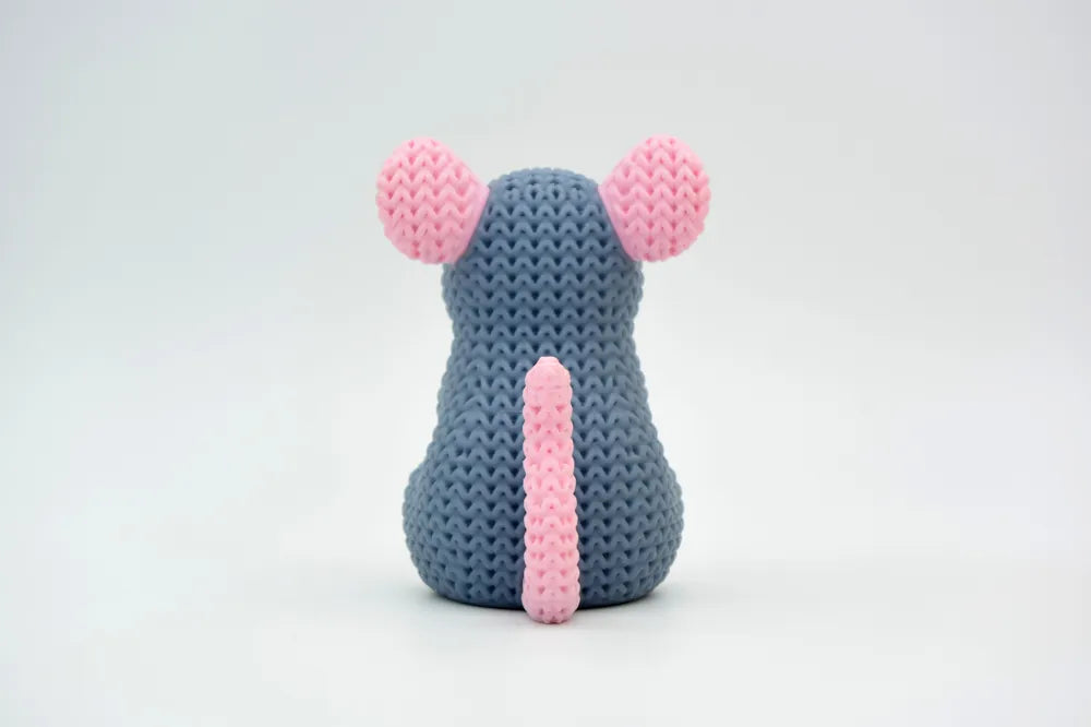 Figurine rat kawaii effet tricoté, vue de face