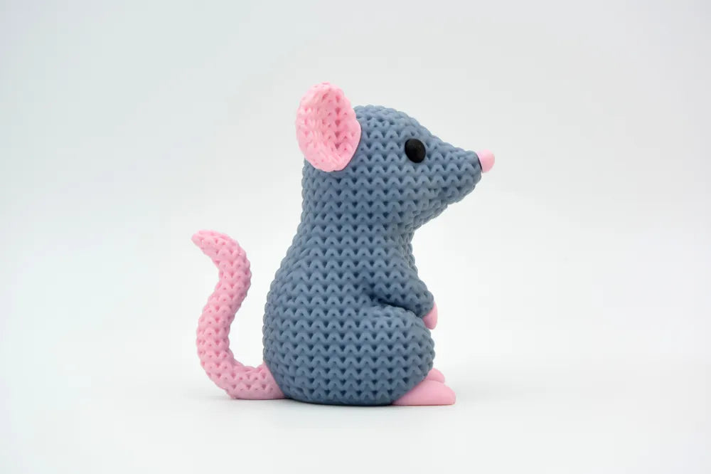Figurine rat kawaii effet tricoté, vue arrière