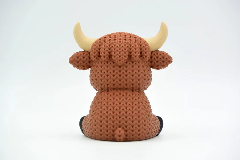 Figurine vache des highlands kawaii effet tricoté, vue arrière